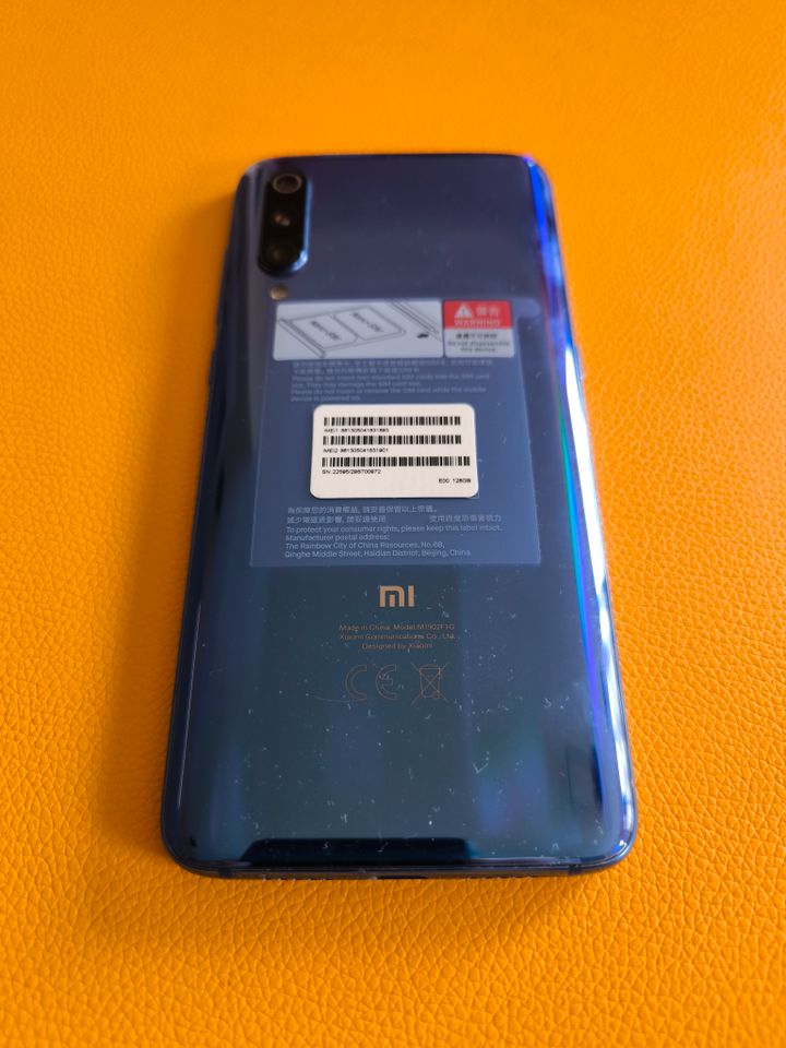 Xiaomi MI9, 128 GB, blau mit Original-Zubehör in Fränkisch-Crumbach