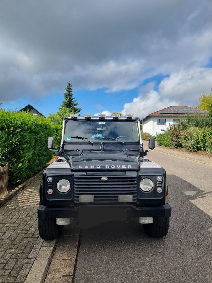 Landrover Defender 90E in Merzig