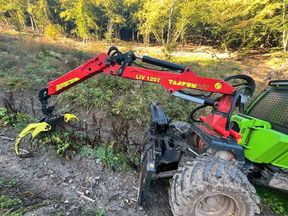 Forstschlepper Rückeschlepper Skidder LKT 100 in Stolberg