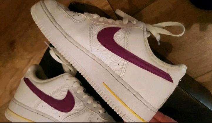 nike air force 1 wild berry  yellow ausverkauft gr 39  Tausch in Rheinfelden (Baden)