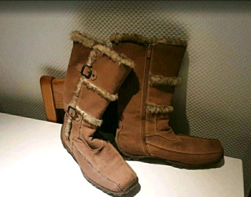 Wildleder Stiefel Gefüttert Braun Gr 39 in Berlin