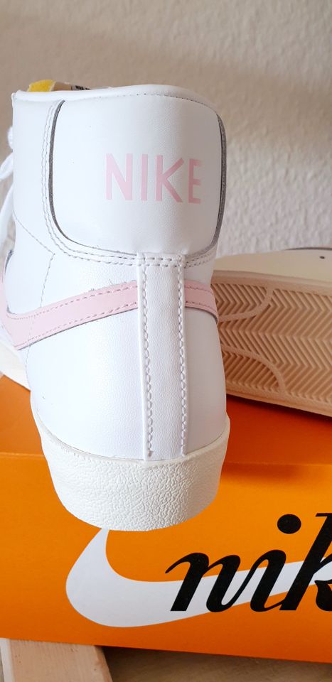 Nike Blazer Mid 77 Vintage VNTG bq6806-108 weiß Sail rosa 42.5 in Mönchengladbach