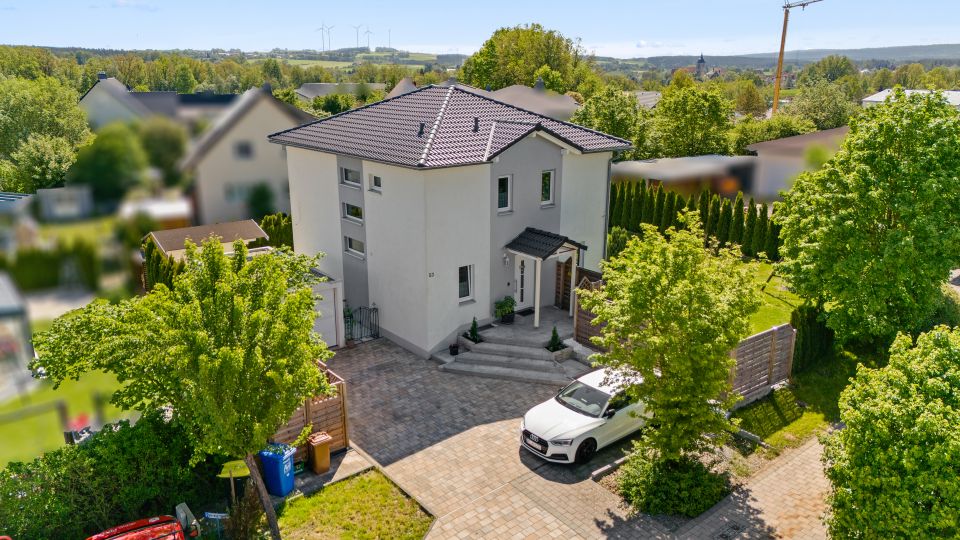 Neubautraum im Toskana Stil! Einfamilienhaus mit malerischem Garten und höchster Energieeffizienz in Creußen