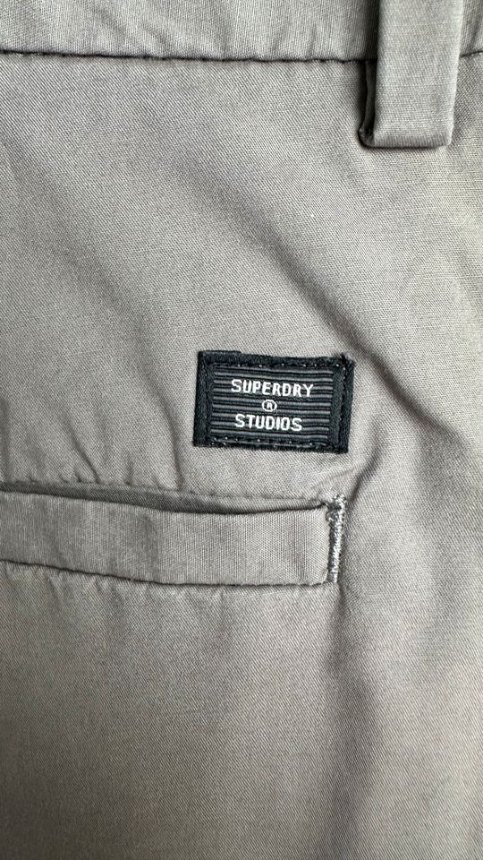 Chino Shorts Superdry Studio Herren grau 34 in Greven