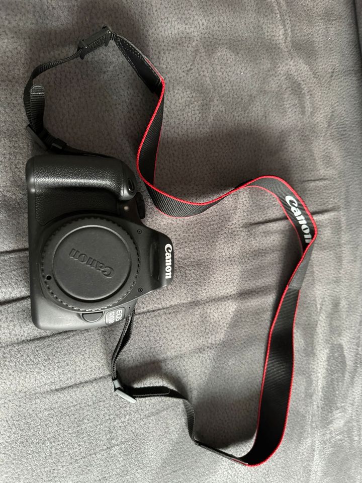Canon EOS 1200D SLR Digitalkamera mit diversem Zubehör in Ahaus