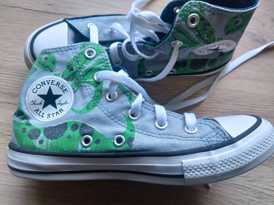 Converse Dino 32 in Spieka