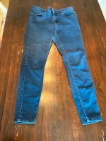 Vero Moda Jeans mid rise slim Gr. M/30 Ludwigsvorstadt-Isarvorstadt - Isarvorstadt Vorschau