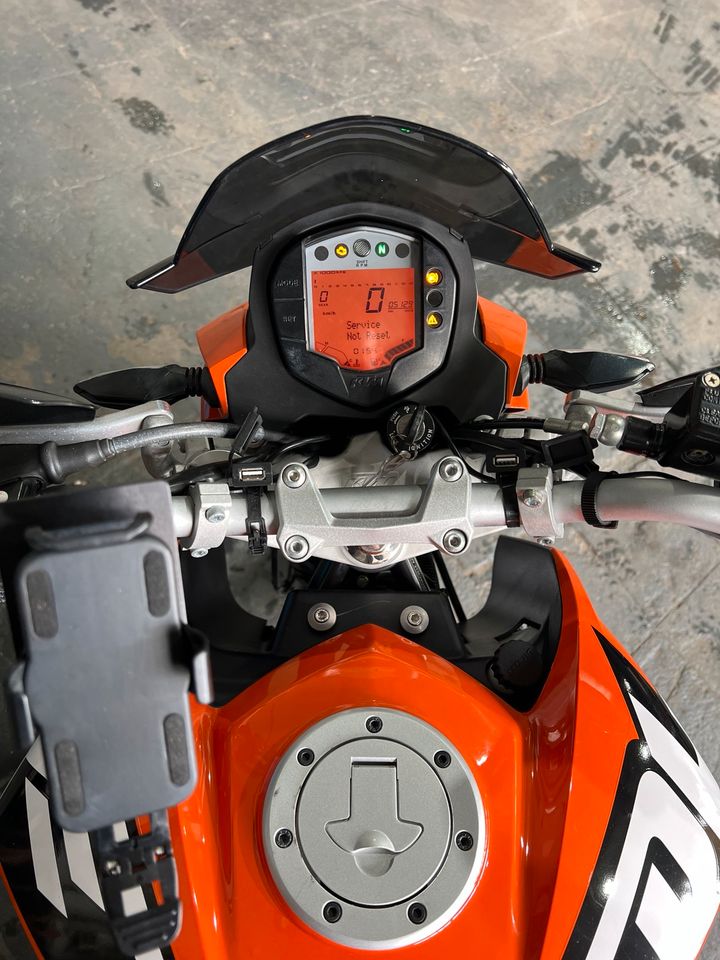 KTM Duke 125 ABS Akrapovic B196 wenig Kilometer MwSt. Ausweisbar in Kürten