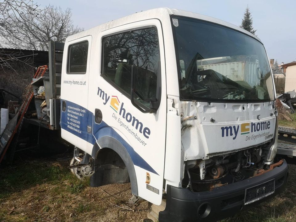 Nissan Cabstar DOKA Unfallwagen auch in Teilen in Northeim