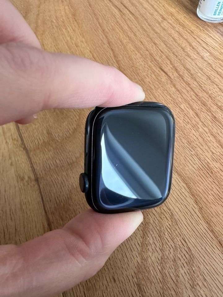 Apple Watch 7 GPS + Cellular - 45mm; Farbe: Mitternacht Schwarz in Bad Camberg