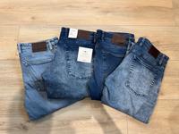 4 x s.Oliver Jeans Hosen Regular Fit Größe 30/36 Nordrhein-Westfalen - Borchen Vorschau