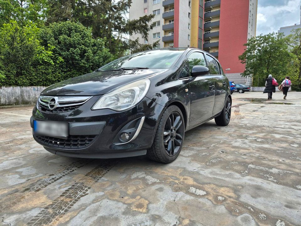 Opel Corsa D 1.2 Benzin.  Perfektes Anfängerauto in Frankfurt am Main