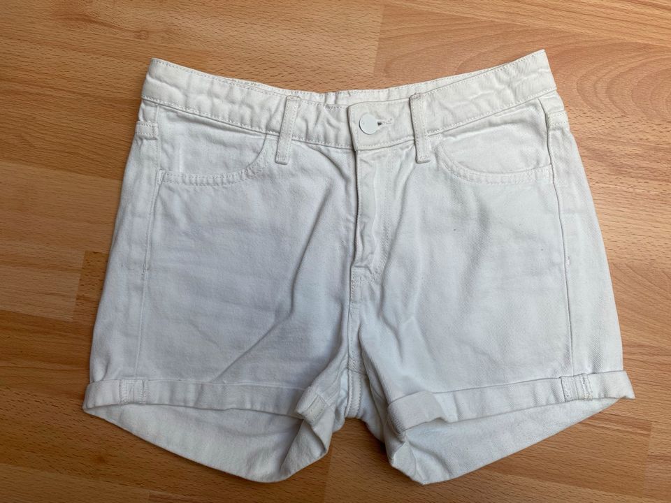 Shorts Hotpants Damen Mädchen XS kurze Hose weiß zu verschenken in Budenheim