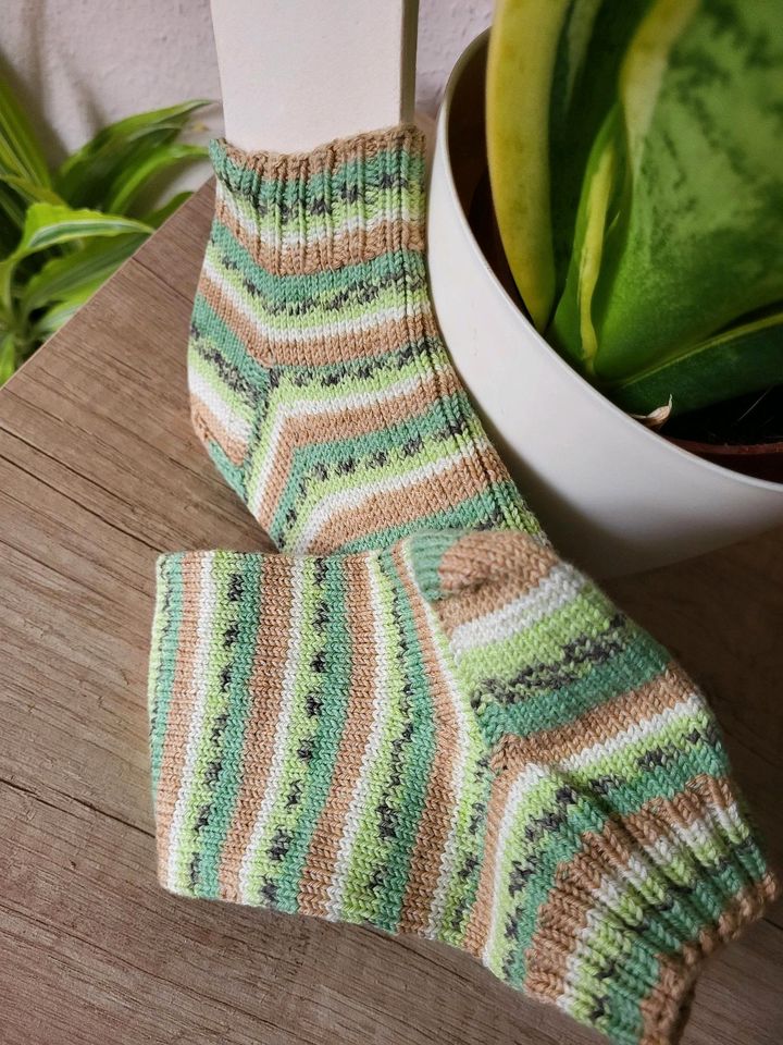 Baumwollsocken Gr.36/37, handgestrickte Wollsocken mit Baumwolle in Duisburg