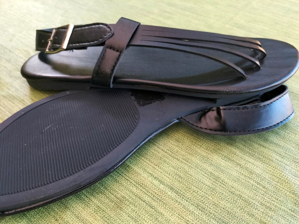 Elegante Flip Flops in Mühlau