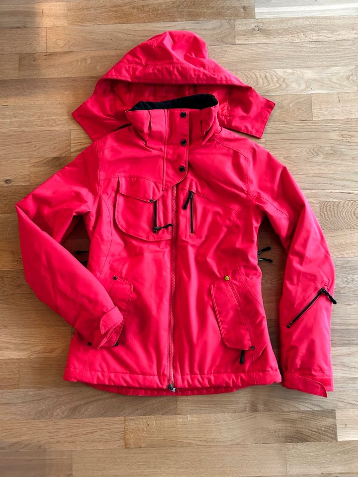 Esprit Skijacke Neon Korallrot Gr. XS in Willich