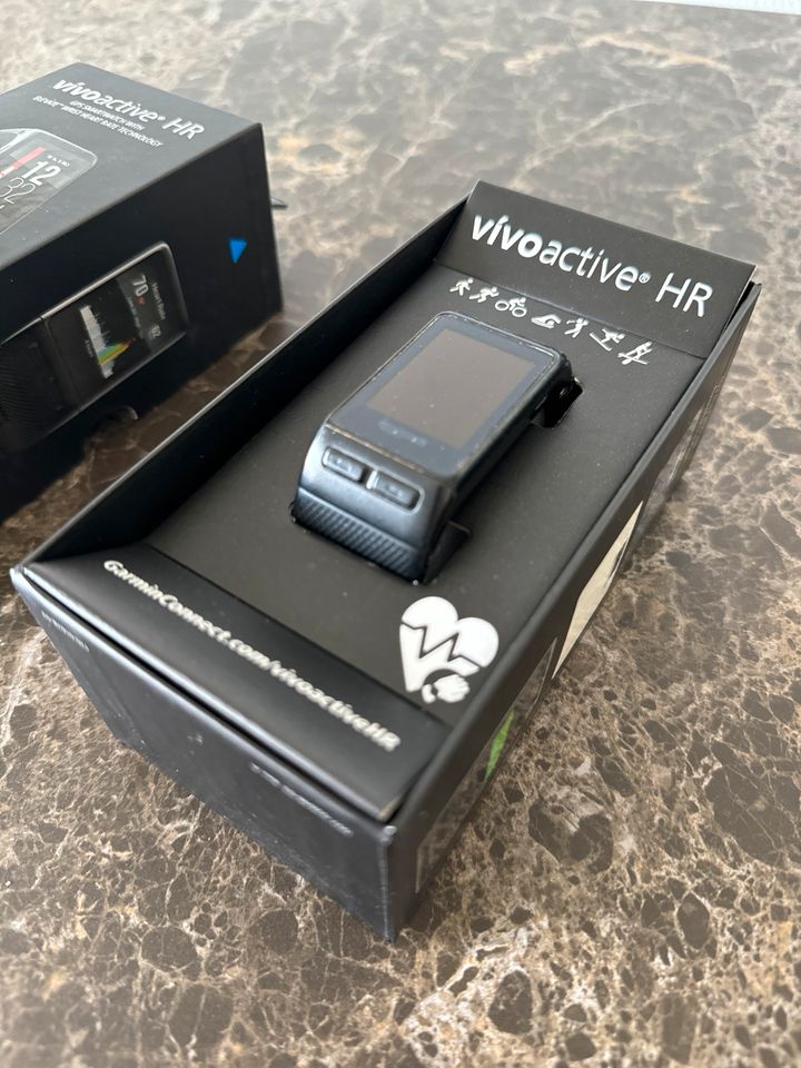 Garmin vivoacrive HR GPS Sportuhr in Bad Homburg