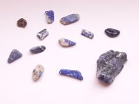 Lapislazuli 12 Stücke    aus Sammlung Edelsteine / Mineralien Friedrichshain-Kreuzberg - Kreuzberg Vorschau