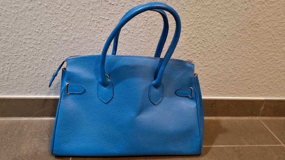 Damenhandtasche aus blauem Leder in Böblingen