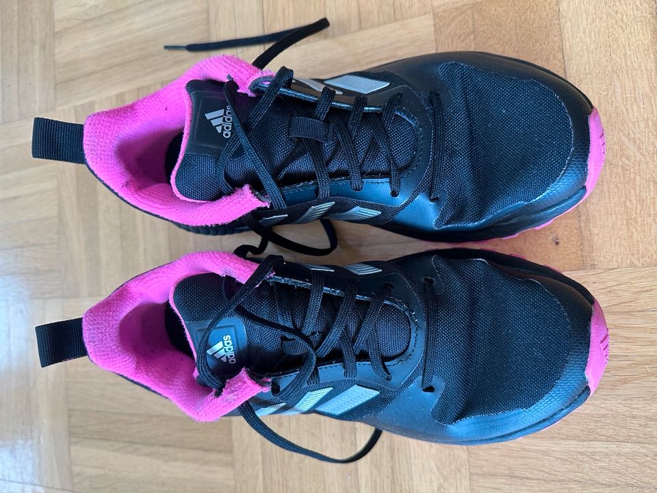 Adidas Turnschuhe, schwarz, pink, Gr.39 in Eriskirch