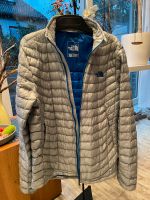 The North Face Thermoball Steppjacke M leicht und warm grau TOP Hessen - Sulzbach Vorschau