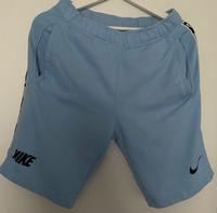 Nike Shorts Hellblau S Nordrhein-Westfalen - Kalletal Vorschau