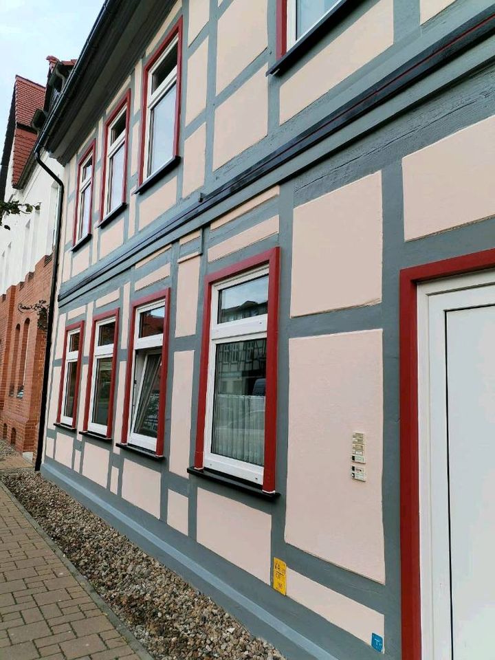 Fassadenarbeiten. Renovierungen, Reparaturen, Instandsetzung. in Lüchow