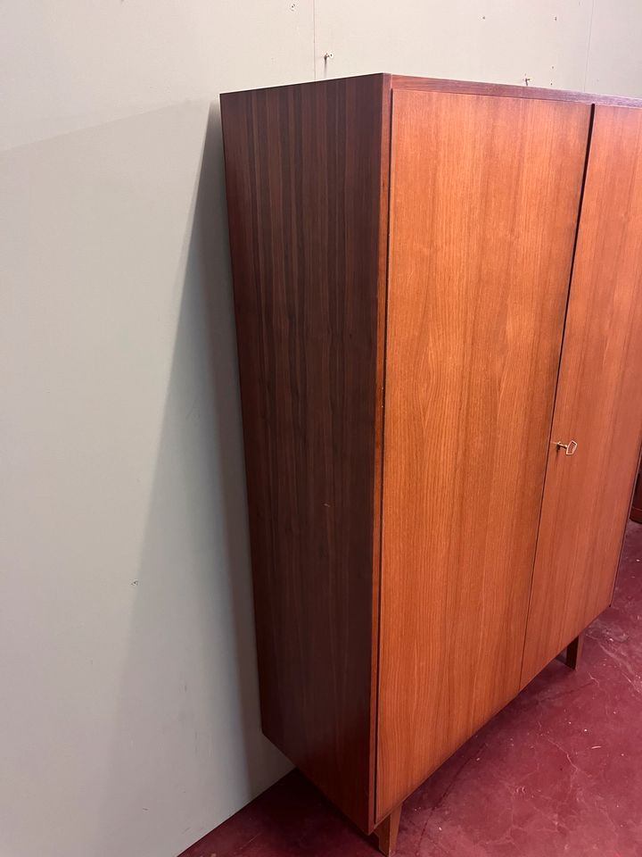 Großer Teak Schrank | Vintage | mid century | Kleiderschrank in Hamburg