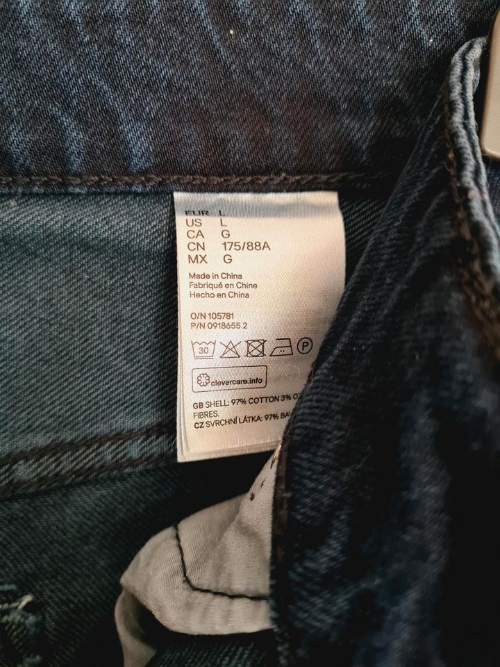 H&M Mom Jeans L 40/42 dunkelblau neu in Dormagen