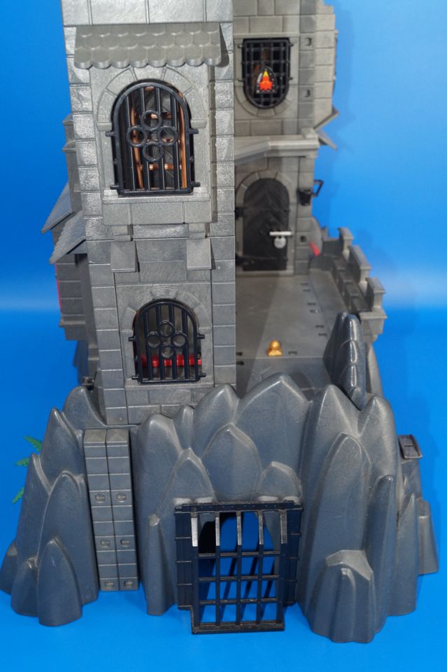 [10142] Playmobil Ritter Drachenburg Figuren + Zubehör in Hockenheim