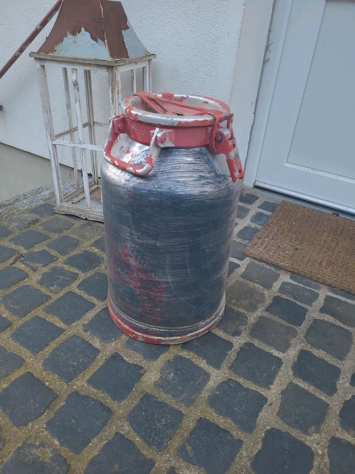 Gefäß kanne Tonne Eimer mit Deckel Futtertonne wasserdicht in Bad Oldesloe