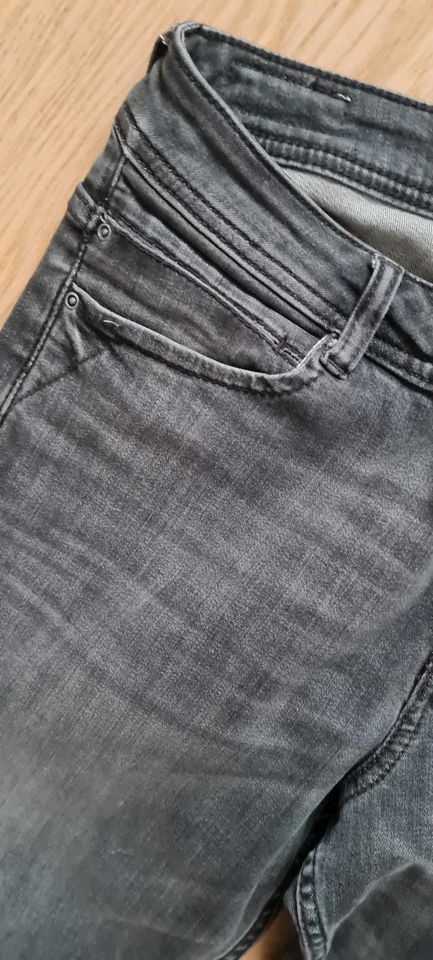 Wie NEU! S.OLIVER Jeans, grau, Gr.38, NP  70 Euro in Eschweiler