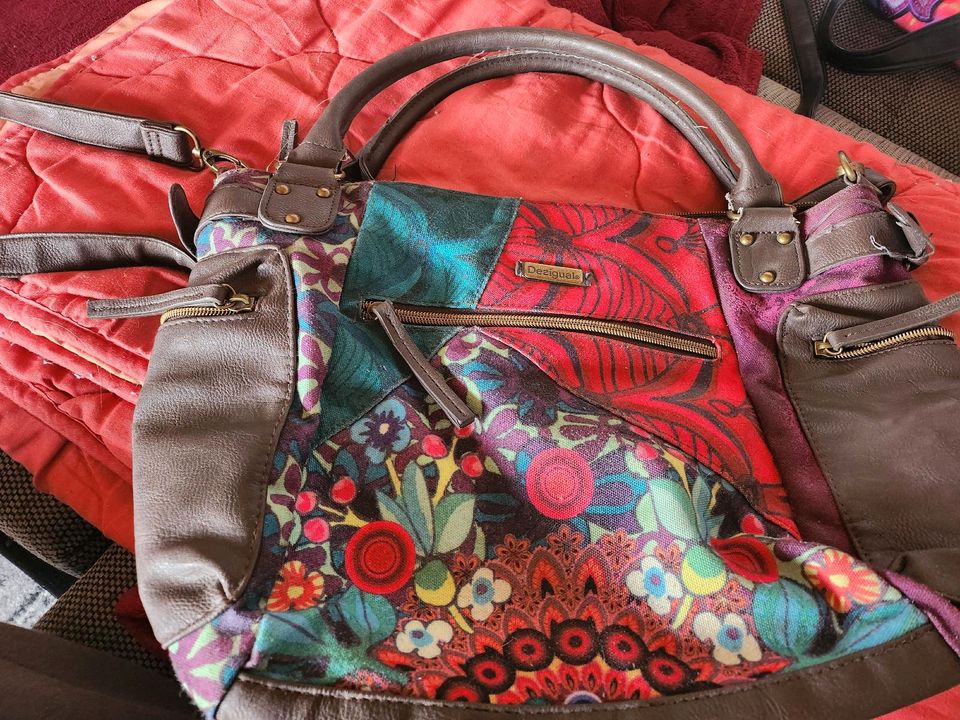 Desigual Handtasche groß  bunt in Sarstedt