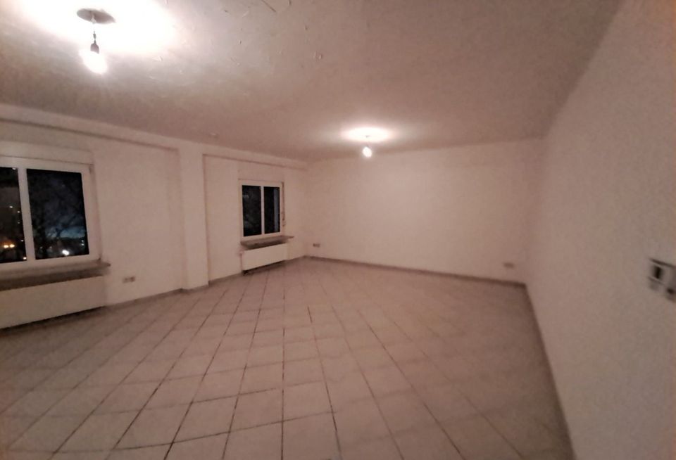 ** Verkauf: 3-4 Zimmer-Wohnung mit 105 m² inklusive Balkon** sofort fei** in Nürnberg (Mittelfr)