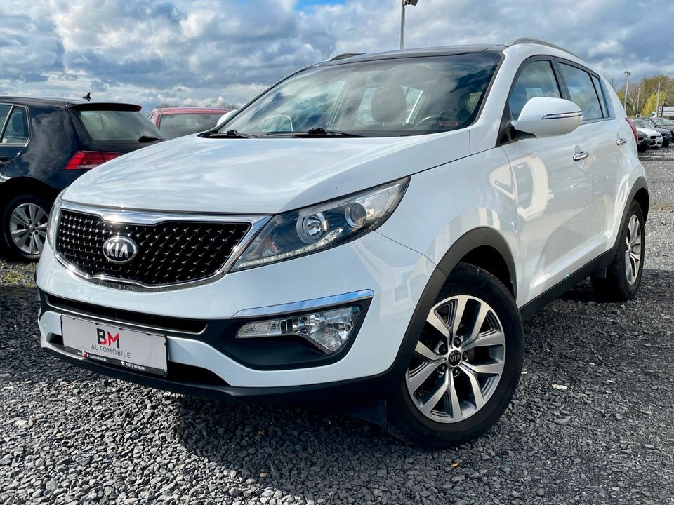 Kia Sportage Vision 2WD*PANORMA*SHZ V+H*AHK*PDC*MFL* in Bergheim