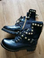 Boots schwarz mit tollen Details NEU Nordrhein-Westfalen - Porta Westfalica Vorschau