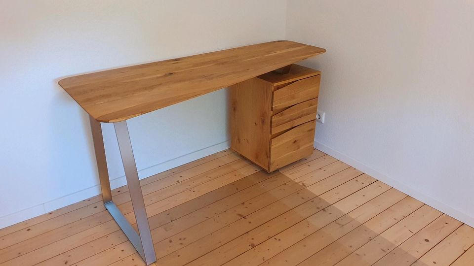 Schreibtisch 42/67 x 150 cm aus Holz in Alsdorf