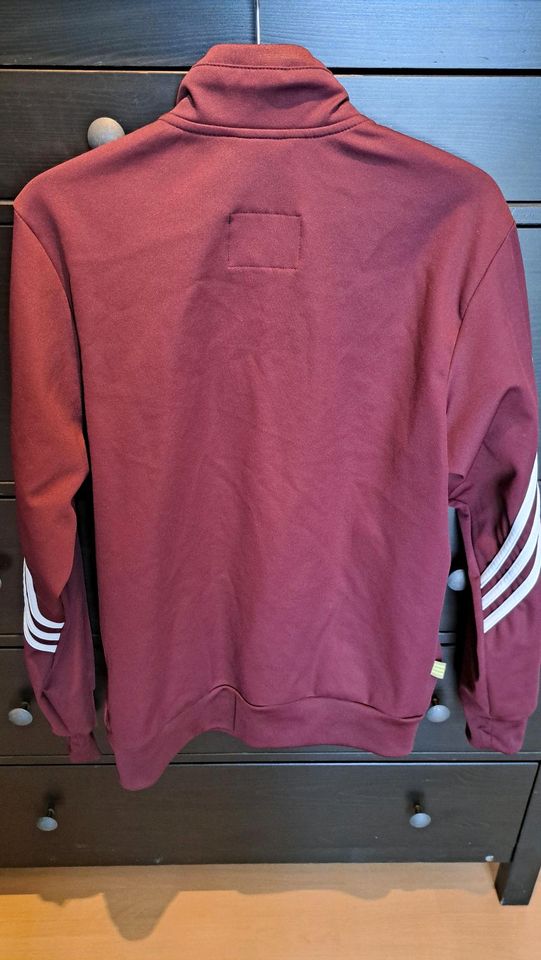 Adidas Trainingsjacke Größe M in Handorf