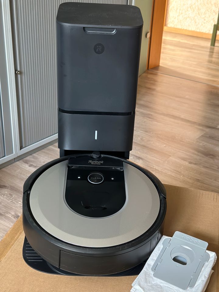 iRobot Roomba i7+ (i7556) mit Absaugstation App steuerbar in Brüsewitz