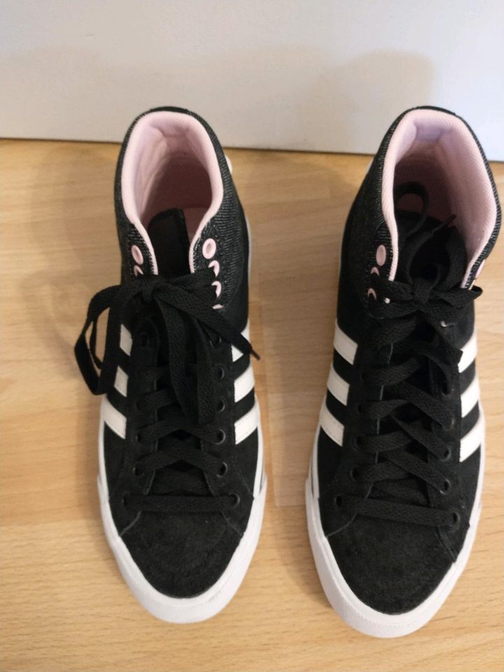 Adidas Sneaker schwarz/Jeans/rosa Gr. 36 neu in Braunschweig