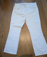Weiße Hose von Brax Gr. 44 Model Shakira Boot S Hessen - Maintal Vorschau