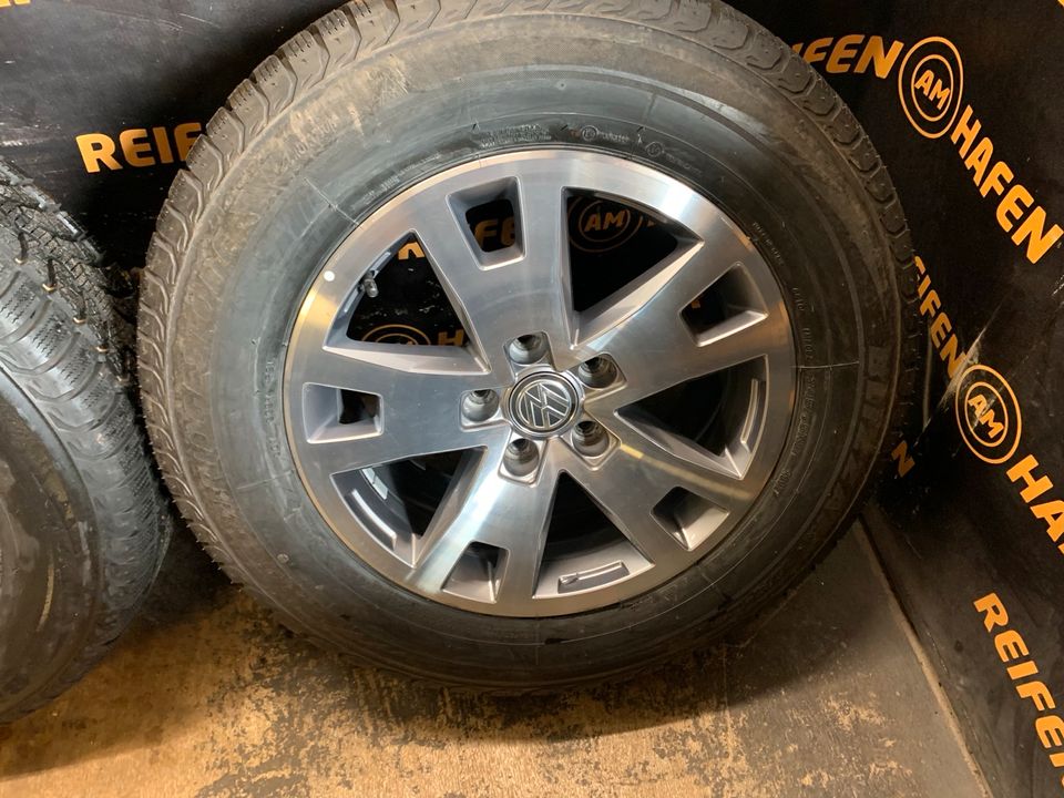 VW Amarok Alufelgen Original & Winterreifen Bridgestone 17 Zoll!! in Minden