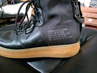 Nike Schuhe gr.40 leder seltener Design Niedersachsen - Melbeck Vorschau