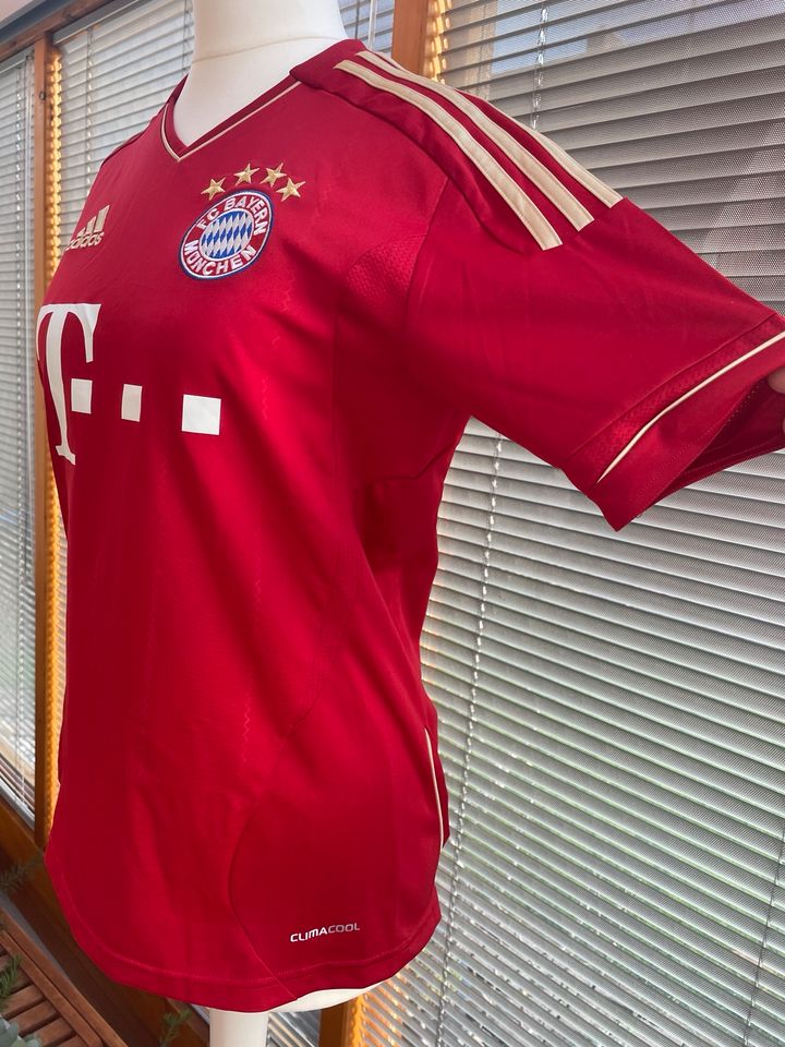 *Neues* Trikot FC Bayern München XS 164 in Friedberg