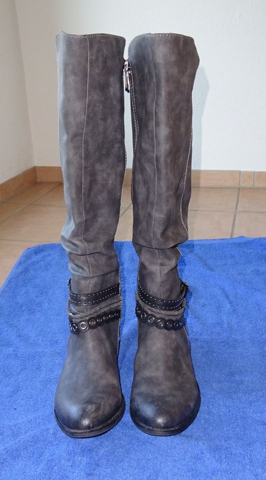 Stiefel anthrazit von "Marco Tozzi", Gr. 39 (Neupreis 69,95 €!) in Rain Niederbay