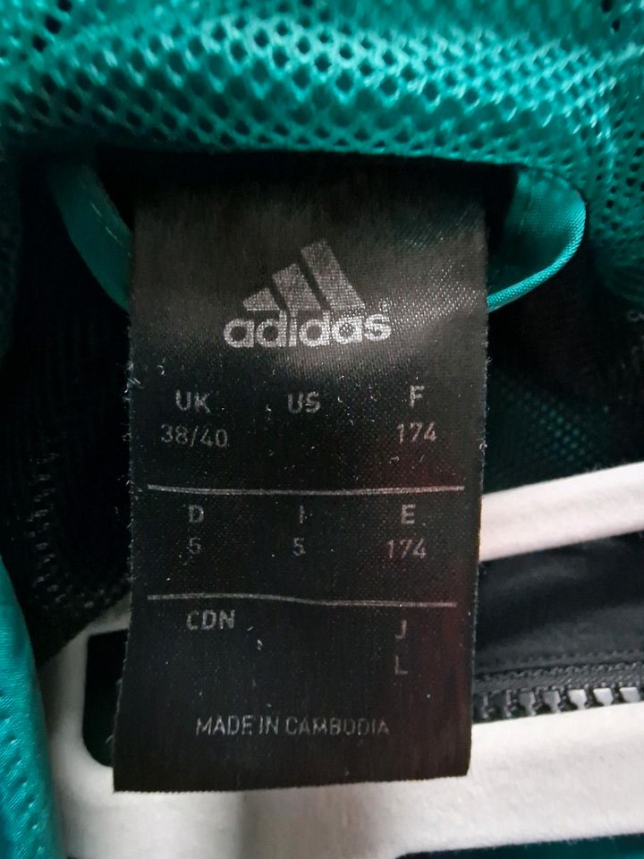 Adidas Jacke in Braunschweig