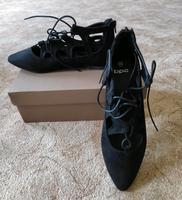 NEU Schuhe Damen flache Schnürschuhe, Schnürsandalen, Wildleder Nordrhein-Westfalen - Siegen Vorschau