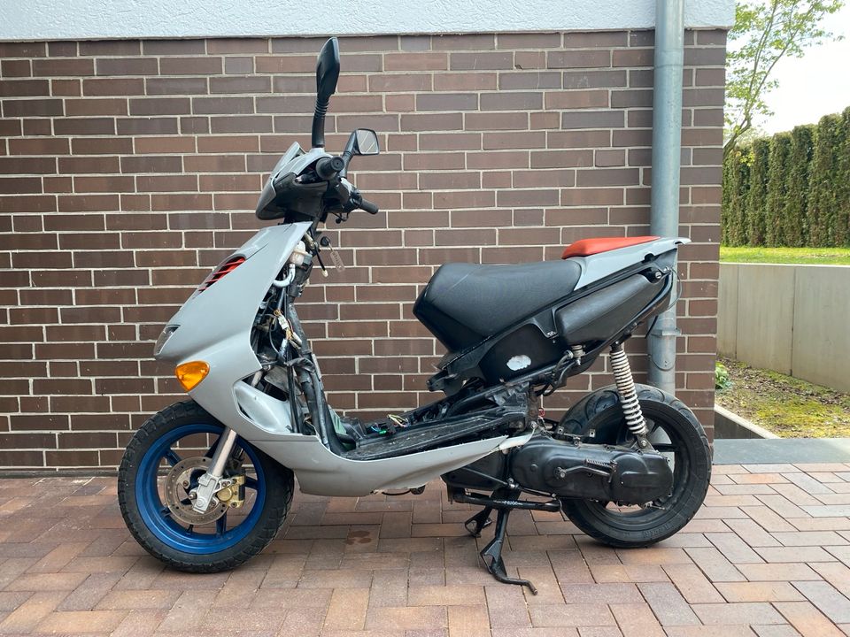 Aprilia SR 50 Ditech Roller (Bastler) in Minden