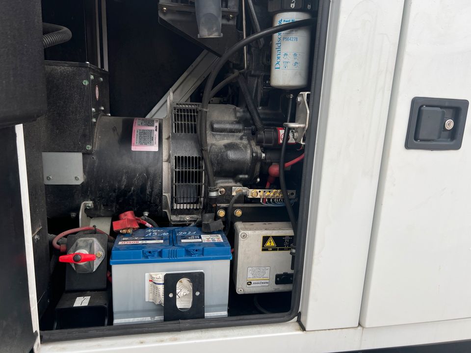 Notstromaggregat SDMO 60 KVA Stromerzeuger 60 KVA in Kropp