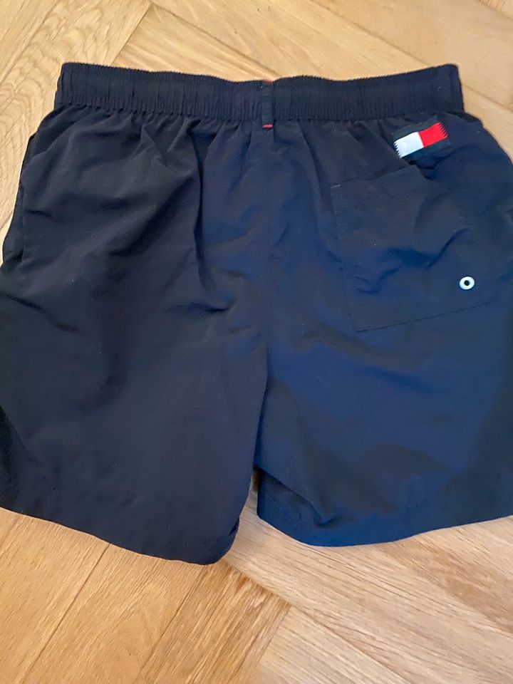 Tommy Hilfiger Bade Shorts Größe S Marineblau in Berlin